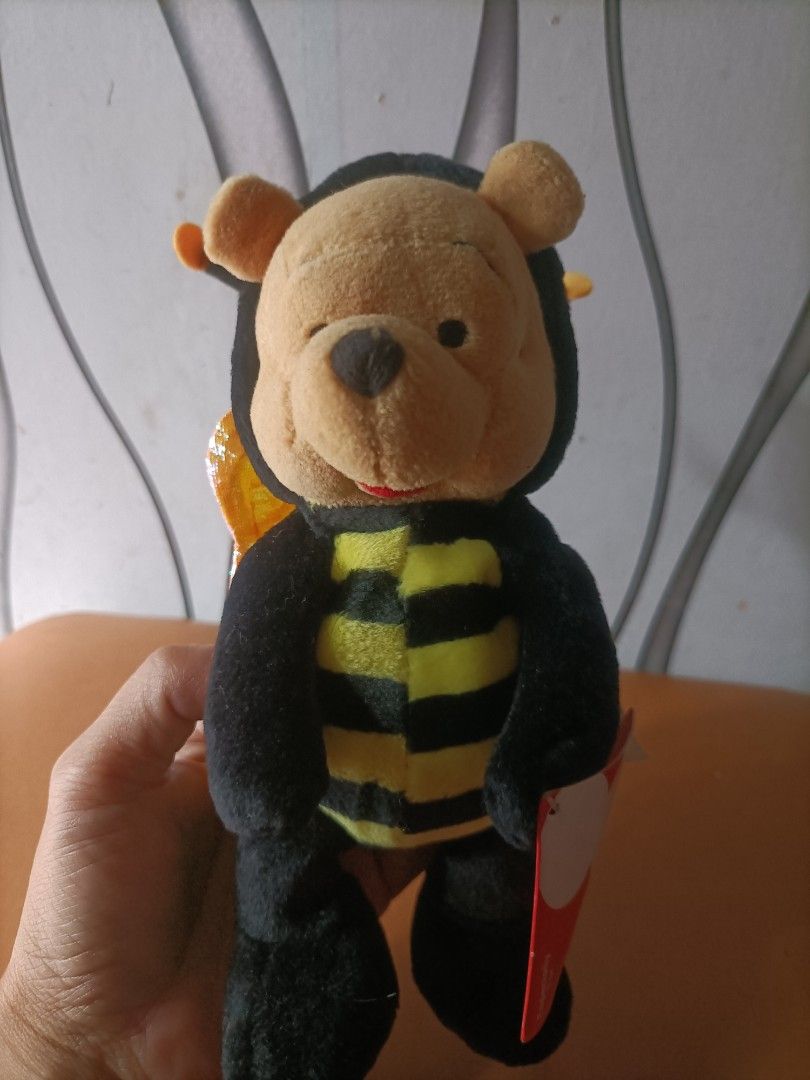 MBBP BEE POOH (Category: Designer & Blind Box Toys) located in Antipolo. Submitted by gclassy (Listing ID 1441982197, Image 2). Description: good condition rfs decluttering with tag.