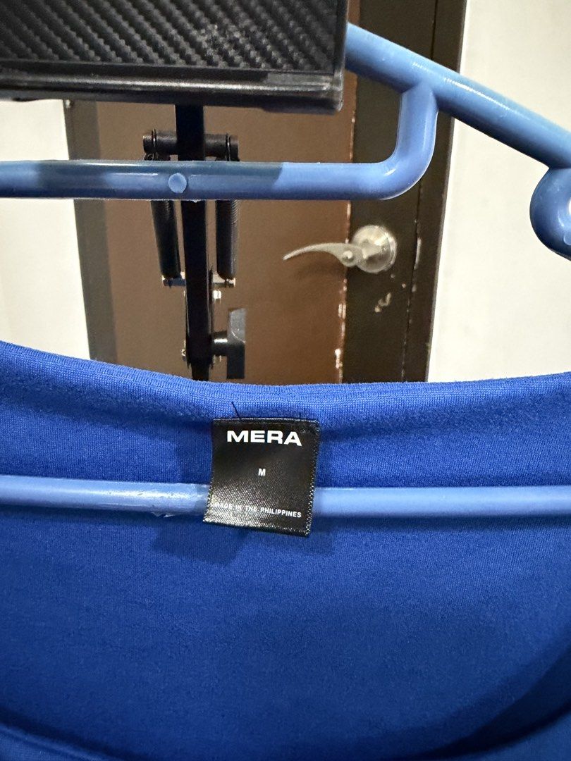 MERA Blue Long Sleeve Cropped Top Size M (Category: Longsleeves) located in Manila. Submitted by mento.ph (Listing ID 1442094817, Image 2). Description: - MERA blue long sleeve cropped top - Scoop neckline - Size: Medium (M) - Locally made in the Philippines - Versatile for layering or standalone wear.