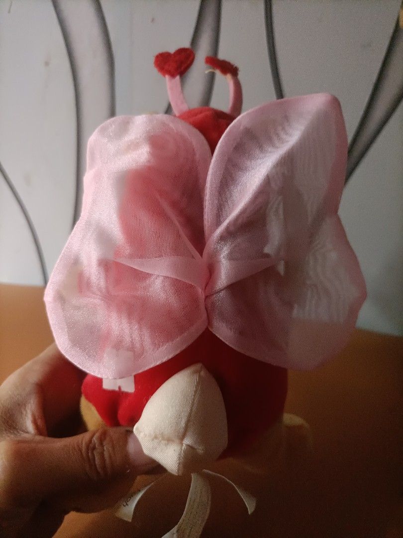 MINI BEAN BAG FIREFLY POOH 2000 (Category: Plushies & Soft Toys) located in Antipolo. Submitted by gclassy (Listing ID 1441981650, Image 3). Description: good condition rfs decluttering with tag.
