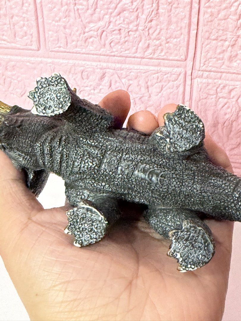 MOJO @2010 Triceratops dinosaur figure (Category: Figurines & Statues) located in Quezon City. Submitted by pinkyswearshop (Listing ID 1442059658, Image 2). Description: .