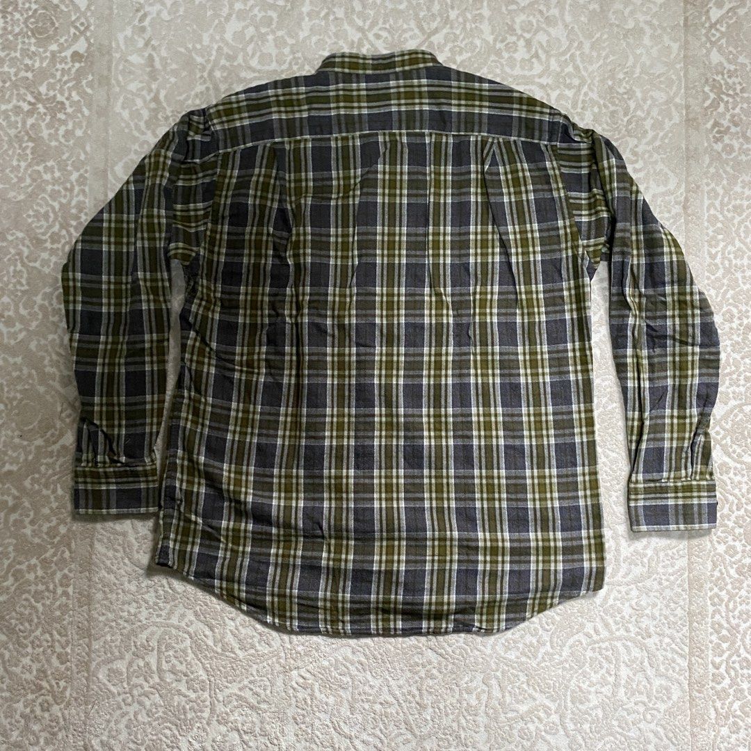 Muji men’s flannel (Category: Tshirts & Polo Shirts ) located in Mandaluyong City. Submitted by tinytrinket (Listing ID 1442036136, Image 3). Description: - flannel button up shirt - size L men’s but can be unisex.