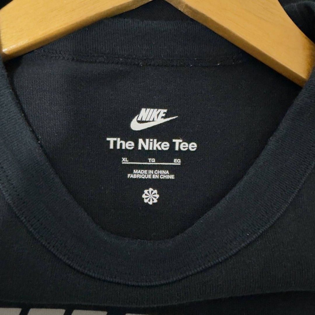 NIKE MULTI LOGO (Category: Tshirts & Polo Shirts ) located in Manila. Submitted by thriftmobbb (Listing ID 1442117910, Image 3). Description: NIKE MULTI LOGO 22x27 Xl on tag Color rate 9.5/10.