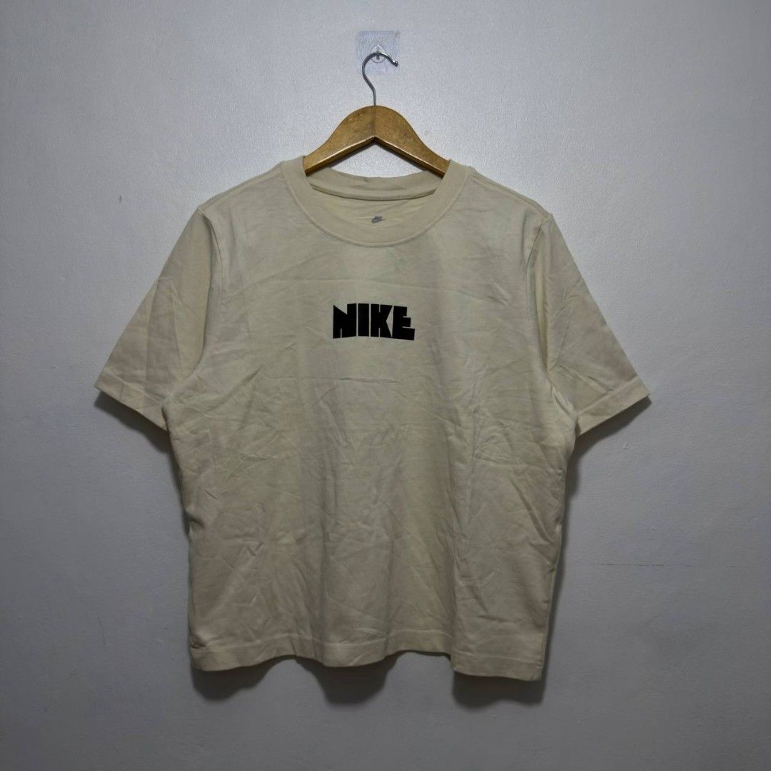 NIKE PINWHEEL SWOOSH (Category: Tshirts & Polo Shirts ) located in Manila. Submitted by thriftmobbb (Listing ID 1442118407, Image 1). Description: 22x24 XL ON TAG (BOXY FIT) COLOR RATE 9.8/10 NO ISSUE, IN GOOD CONDITION.