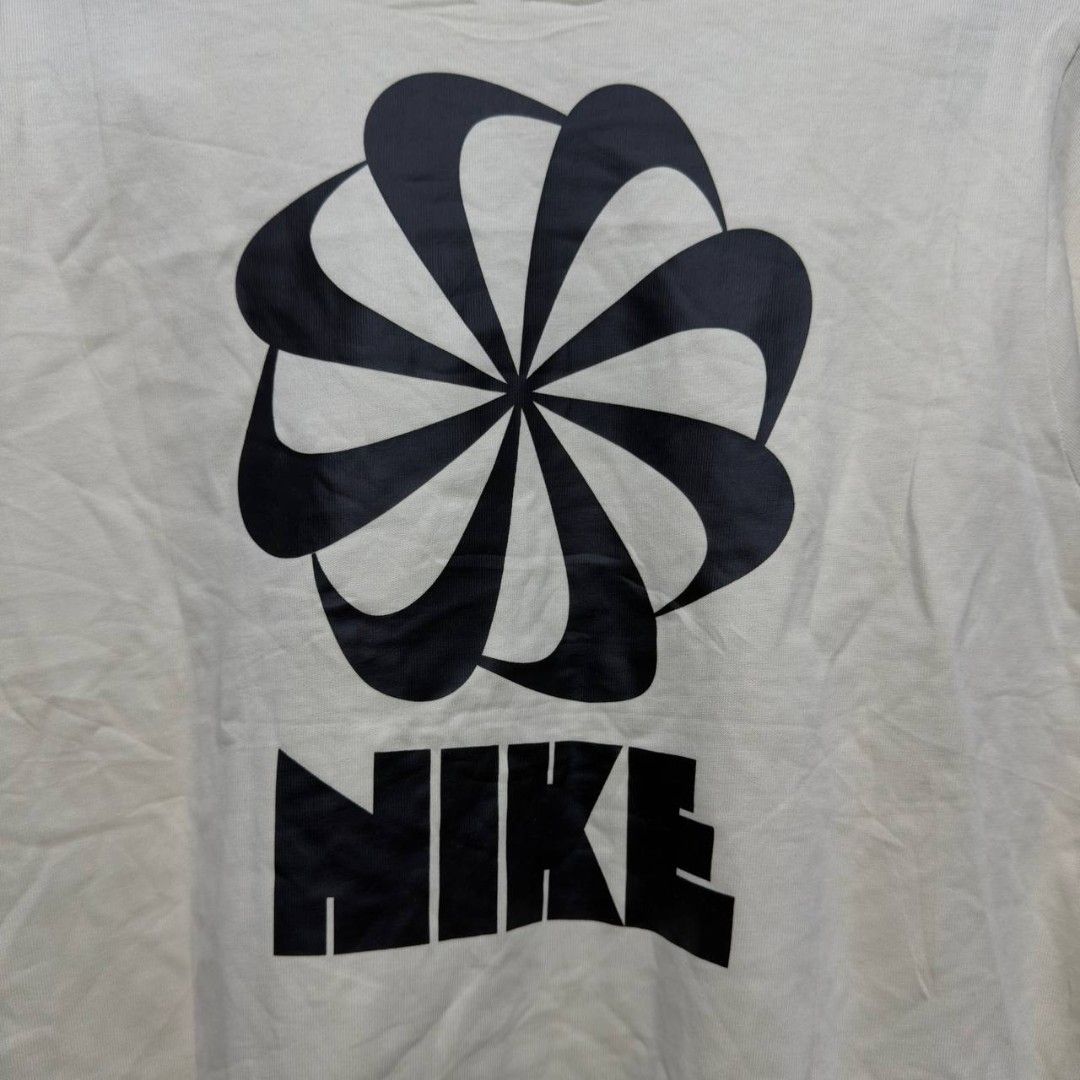 NIKE PINWHEEL SWOOSH (Category: Tshirts & Polo Shirts ) located in Manila. Submitted by thriftmobbb (Listing ID 1442118407, Image 3). Description: 22x24 XL ON TAG (BOXY FIT) COLOR RATE 9.8/10 NO ISSUE, IN GOOD CONDITION.
