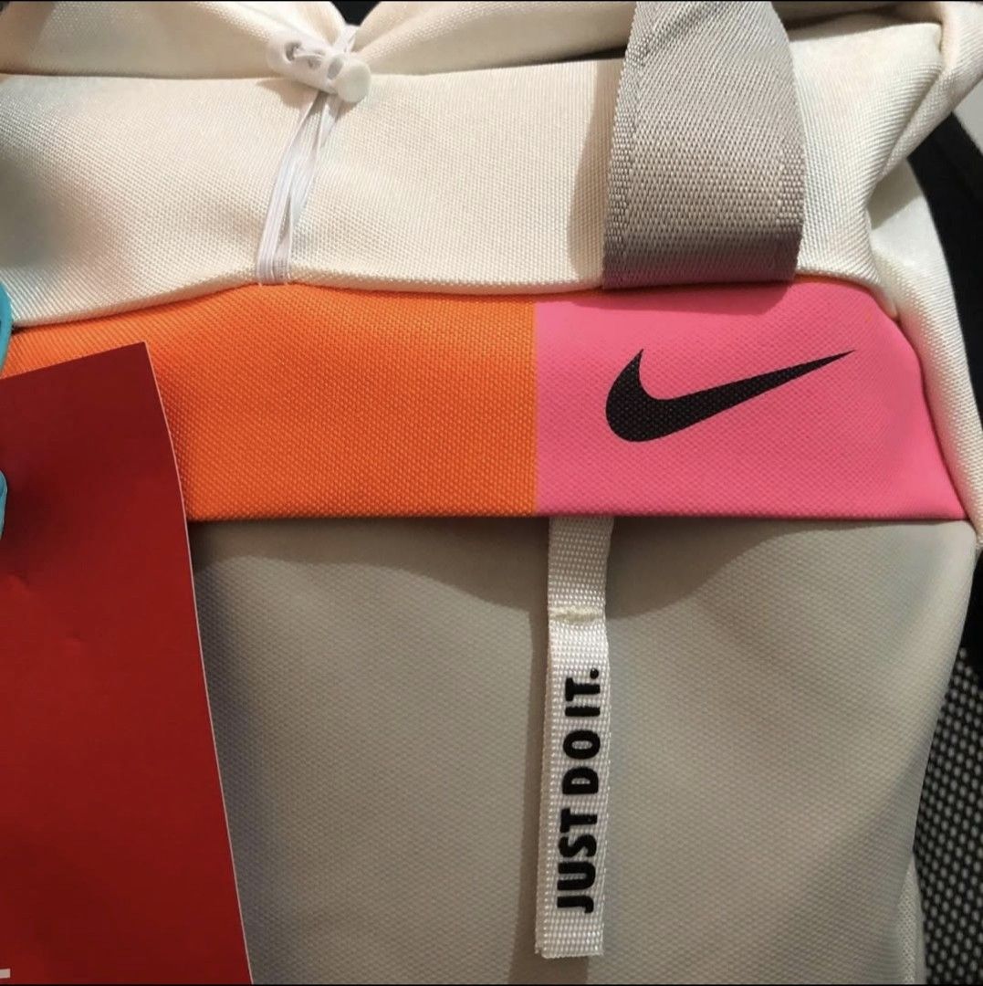 Nike radiate backpack/bag with laptop compartment (Category: Backpacks) located in Las Pinas. Submitted by johnnnnnnnnnnnnnn (Listing ID 1442153899, Image 2). Description: .