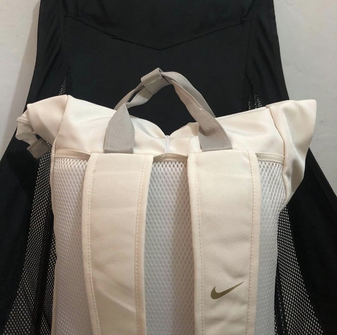 Nike radiate backpack/bag with laptop compartment (Category: Backpacks) located in Las Pinas. Submitted by johnnnnnnnnnnnnnn (Listing ID 1442153899, Image 3). Description: .