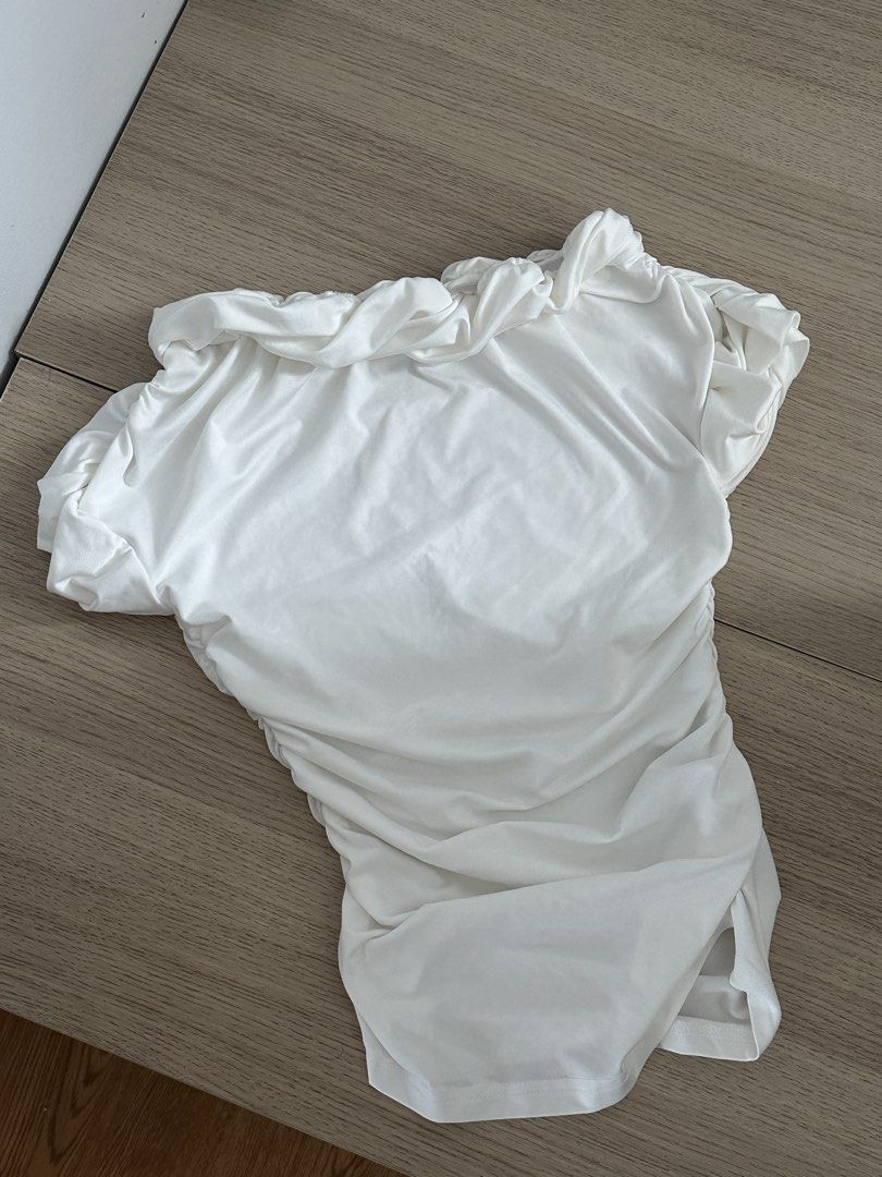 Offshoulder top (Category: Sleeveless) located in Davao. Submitted by quickootd (Listing ID 1442024928, Image 1). Description: Xs on tag but can fit small upto slim med no asking of when worn pls slide to last pic .