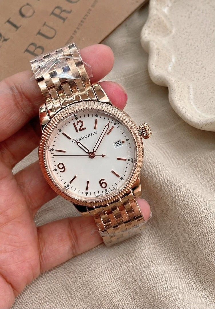 Original Burberry watch (Category: Luxury Watches) located in Bulacan. Submitted by yukionnana (Listing ID 1441975435, Image 3). Description: New Burberry 2026 model Japan 40mm ₱3,850 each +SF With box paperbag Battery Operated 🇺🇲US Bought ✅SAME AS ORIGINAL QUALITY‼️ ❌mall price : 12-15k ❌ ✨ Original quality ✨US Grade • Battery Operated ✨Pawnable in selected pawnshop Pm for orders and inquiry.. 100% legit Authentic / Direct Bodega Supplier / Fa