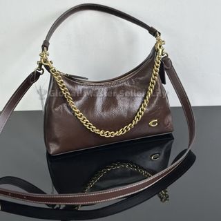 (Category: ) located in . Submitted by fashion.luxe (Listing ID 1442148360, Image 1). Description: .