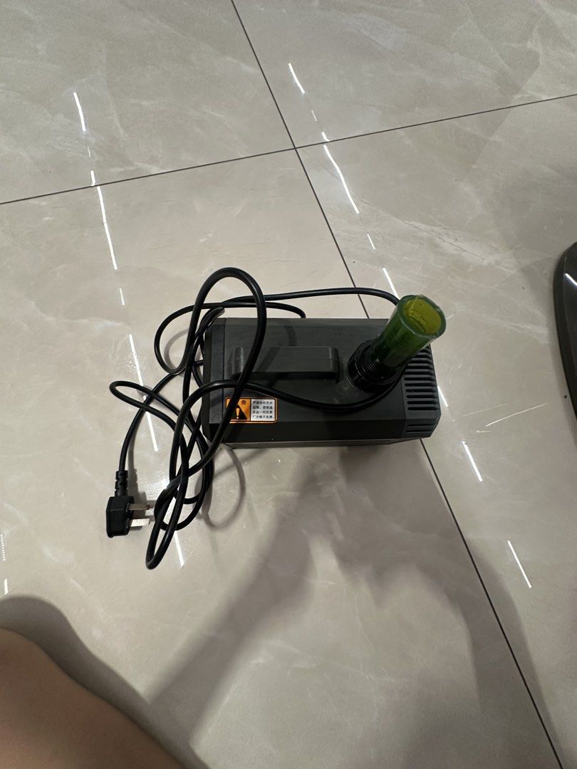 Return pump (Category: Homes & Other Pet Accessories) located in Singapore. Submitted by edenongj73766 (Listing ID 1442104994, Image 2). Description: 6800l/h To strong for my tank .