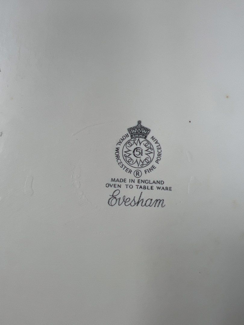 Royal Worcester Evesham Fine Porcelain Pie Dish474353380864174082