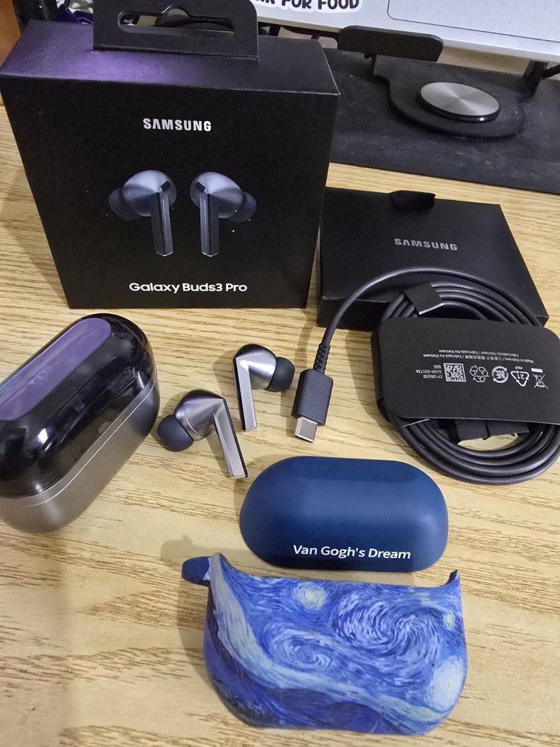 Samsung Galaxy Buds 3 Pro (Category: Earphones) located in Angeles City. Submitted by dbydonna (Listing ID 1442062382, Image 1). Description: Samsung Galaxy Buds 3 Pro No flaws/ issues Decluttering .