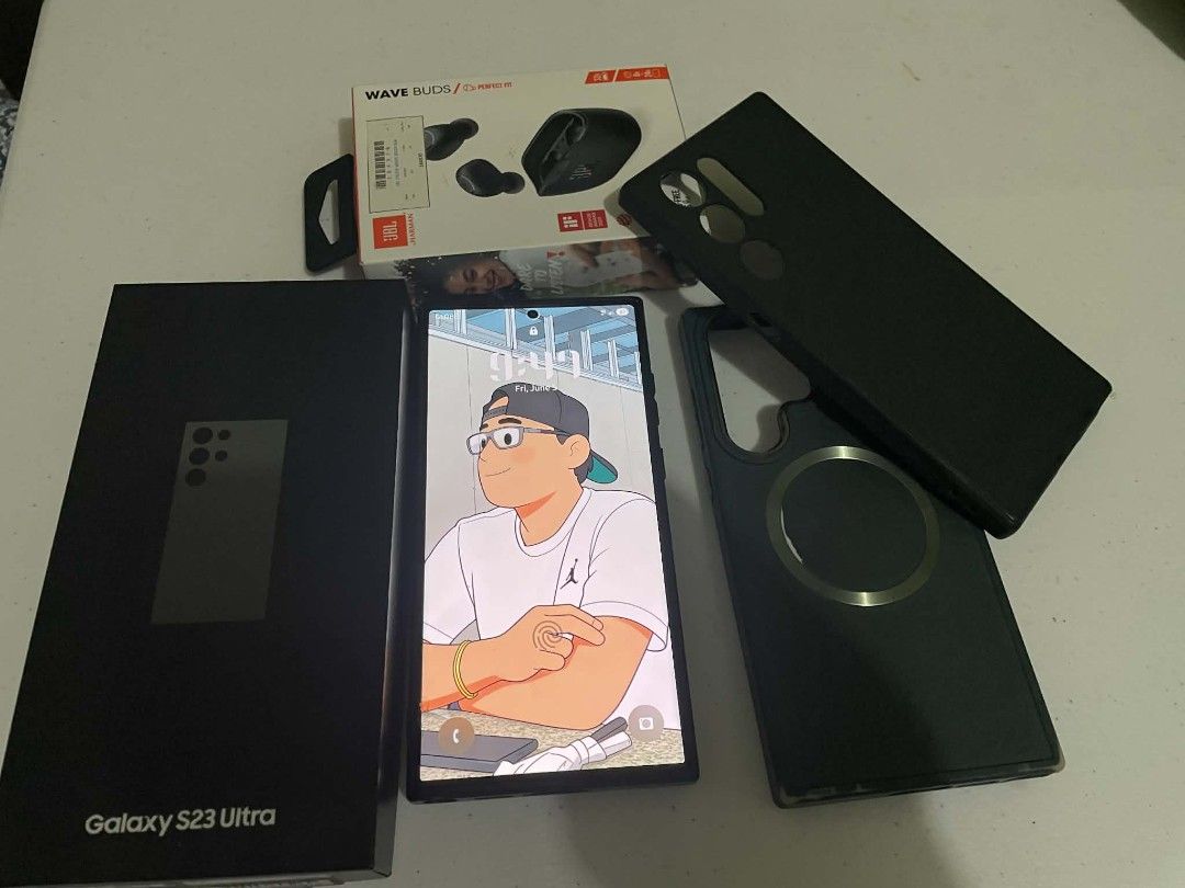 Samsung S23 ultra (Category: Samsung) located in Dagupan City. Submitted by ericbrian (Listing ID 1442109232, Image 2). Description: S23 ultra Green 12GB 512 stirage No issues Complete with box Free Jbl earbuds.