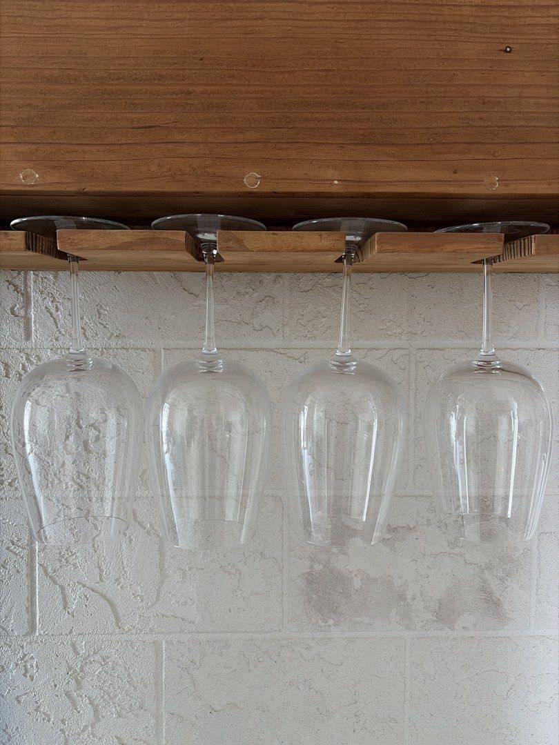 Set of 4 Clear Wine Glasses