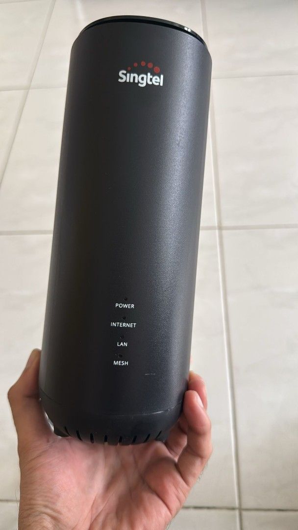 Singtel WiFi Router with Power Adapter473593055481047040