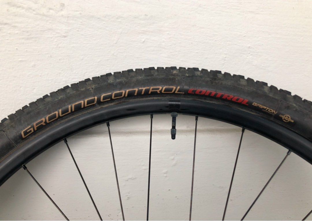 Specialized Ground Control 29x2.3 tyre (Category: Bicycles) located in Manila. Submitted by ton1006 (Listing ID 1442087282, Image 1). Description: - Specialized Ground Control tire - GRIPTON compound for all-around riding - Shows some signs of use - Plenty of tread remaining - Ready for trail adventures - Tubeless ready.