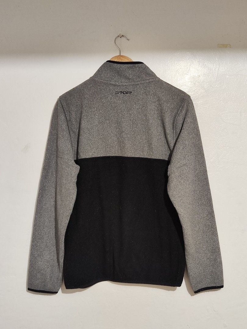 Spyder fleece jacket (Category: Activewear) located in Baguio. Submitted by damit_pang_tao (Listing ID 1442110180, Image 3). Description: .