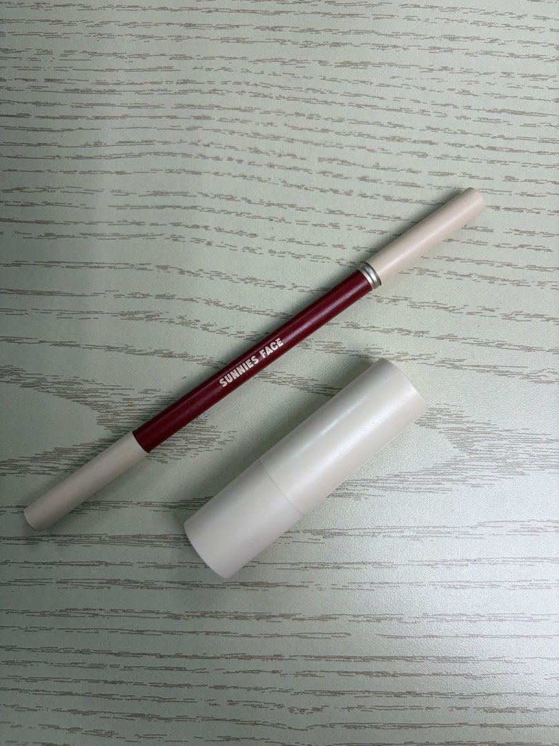 Sunnies Face Fluffmate & Lip Tracer [Major] (Category: Makeup) located in Cainta. Submitted by piscescollective (Listing ID 1442021230, Image 1). Description: Not my type, used once only for an event :).