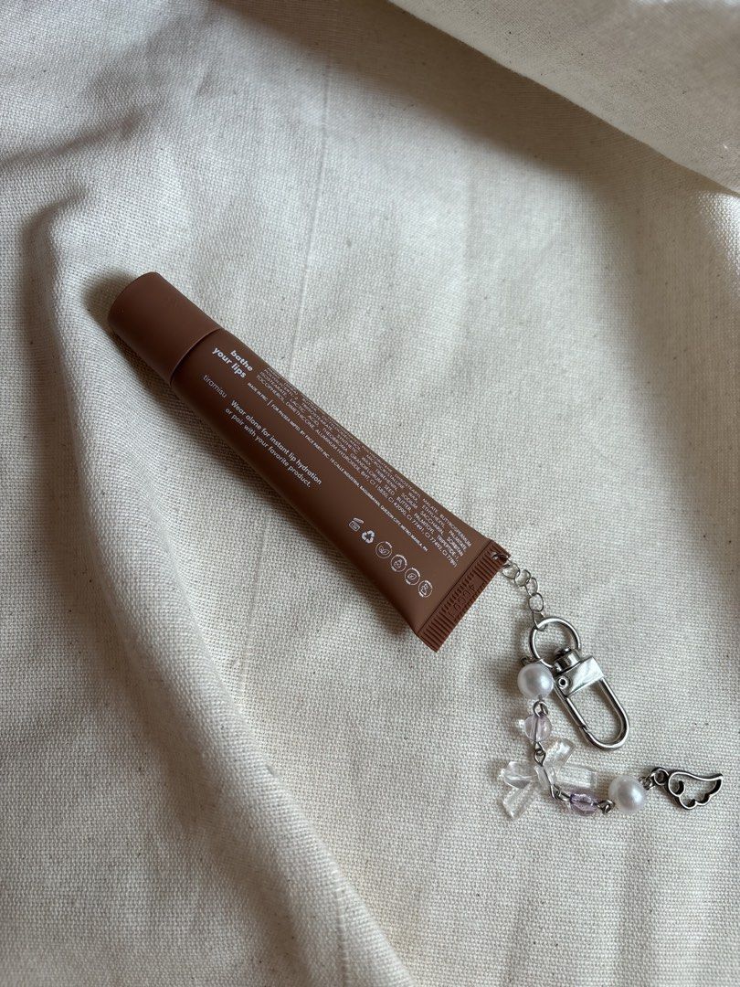 Sunnies Face Lip Glaze (Category: Makeup) located in Navotas City. Submitted by peetamellark16 (Listing ID 1442100403, Image 2). Description: -Shade: Tiramisu - Purchased: May 2024.