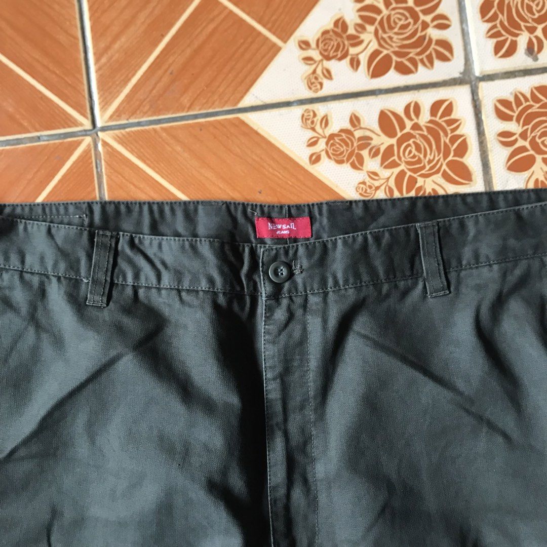 SUPER BAGGY TROUSER (Category: Trousers) located in Himamaylan. Submitted by ilovemyswag67 (Listing ID 1442045655, Image 2). Description: PLUS SIZE TROUSER GOOD FOR PEOPLE NA MALAKI YUNG MGA SIZE USED TWICE LANG FROM THRIFT OVERALL NO ISSUE NA W-63 L-105.
