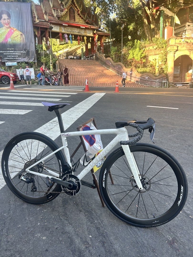 S-Works Tarmac SL8 frame set (Category: Bicycles) located in Singapore. Submitted by uayzzzz (Listing ID 1434485304, Image 1). Description: Size 49 Frame set Roval Rapide 100/400 Darimo seatpost (original will be given) CK Threadfit 30 BB - BSA DUB 2 bottle cage S-works rib 1 No crashes, first owner from T3 Top up $1500 for the crankset below SRAM RED E1 48/35 with power meter 165mm crank arm.