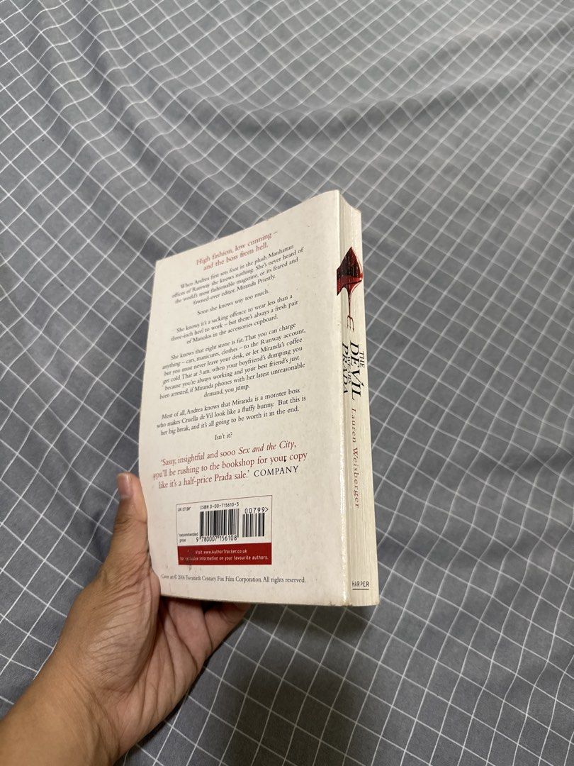 The Devil Wears Prada by Lauren Weisberger Paperback (Category: Storybooks) located in Baliuag. Submitted by buensevilla (Listing ID 1442013093, Image 2). Description: - The Devil Wears Prada paperback by Lauren Weisberger - International Bestseller - Features Meryl Streep and Anne Hathaway (movie adaptation) - Perfect for fans of fashion and drama.