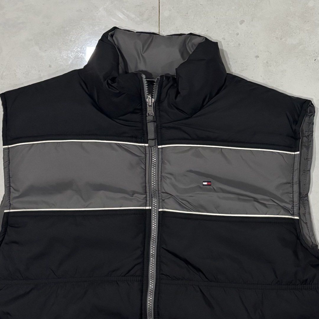 Tommy hilfiger reversible colorblock vest (Category: Vests) located in Cebu City. Submitted by florianmiral28 (Listing ID 1442111143, Image 3). Description: Tommy hilfiger reversible colorblock vest Excellent condition XL W 25.5 L 28.