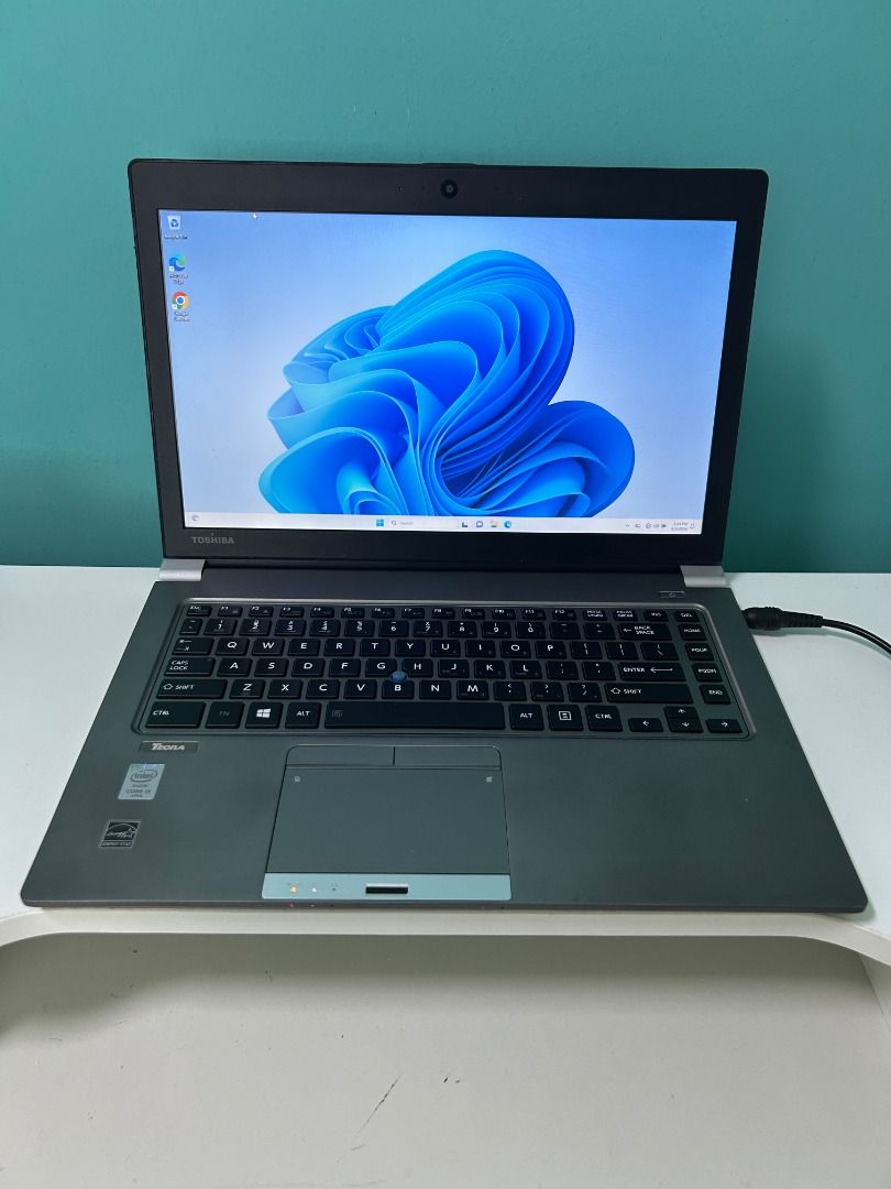 Toshiba Laptop with Windows 11473698421346805760