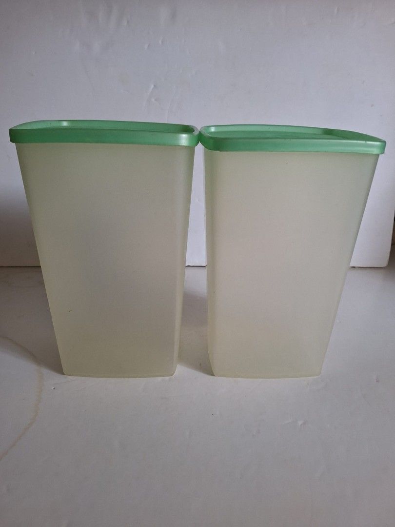 Tupperware Square Storage Containers with Lids (Set of 2)