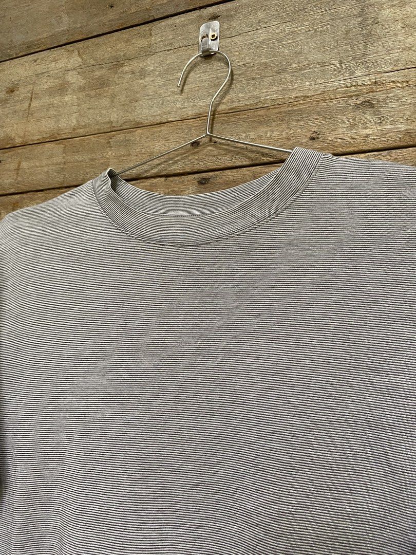 Uniqlo Airism Cotton Oversized (Category: Tshirts & Polo Shirts ) located in Bayombong. Submitted by fliptique (Listing ID 1442073272, Image 3). Description: Uniqlo Airism Cotton Oversized Shirt Excellent Condition Size on tag : Small Dimes : 19.5”x25” Shoulder To Shoulder : 19” Sleeve Length : 9.5” Color Rate : 10 Issue : ❌❌❌ 480 + sf Nueva Vizcaya Loc Hit a message if interested .