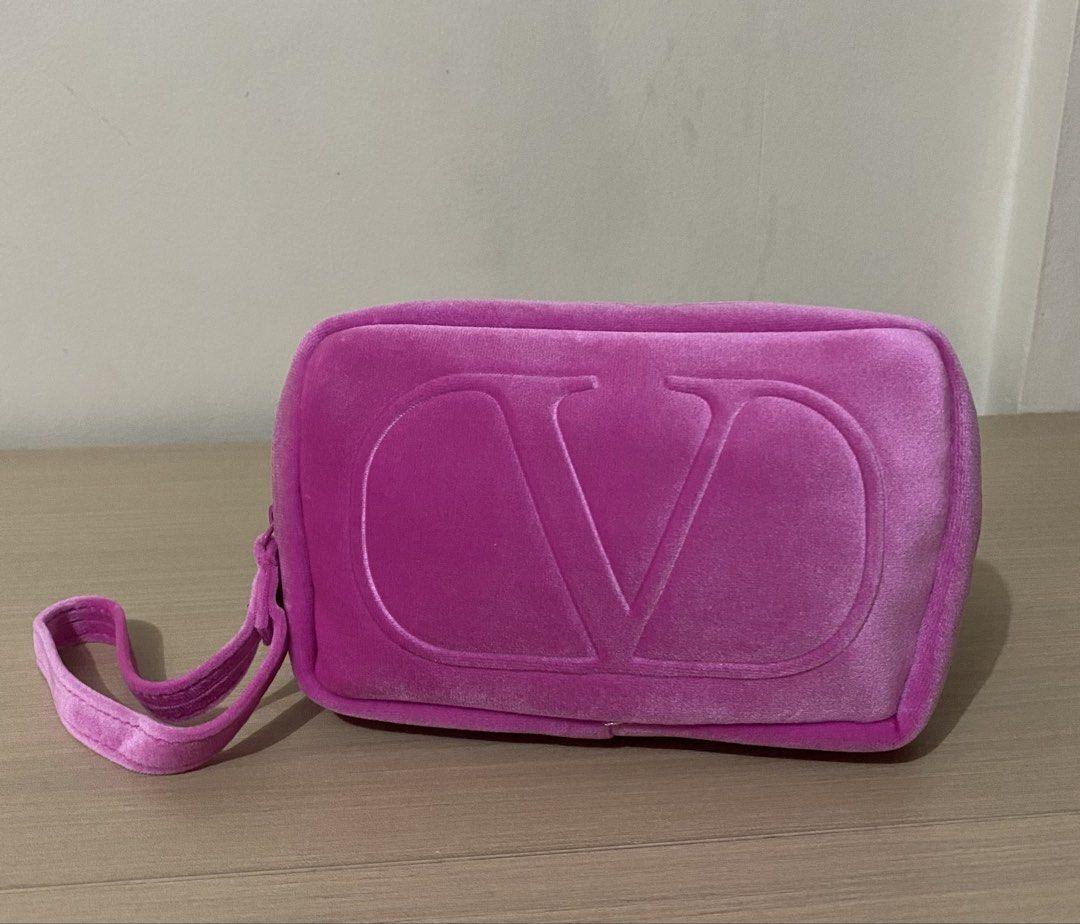 Valentino Wristlet Pouch (Category: Luxury Bags & Wallets) located in Cavite. Submitted by chubbsavenue (Listing ID 1442058394, Image 1). Description: This is a GWP (Gift with Purchase) from the actual store. Guaranteed Authentic!.
