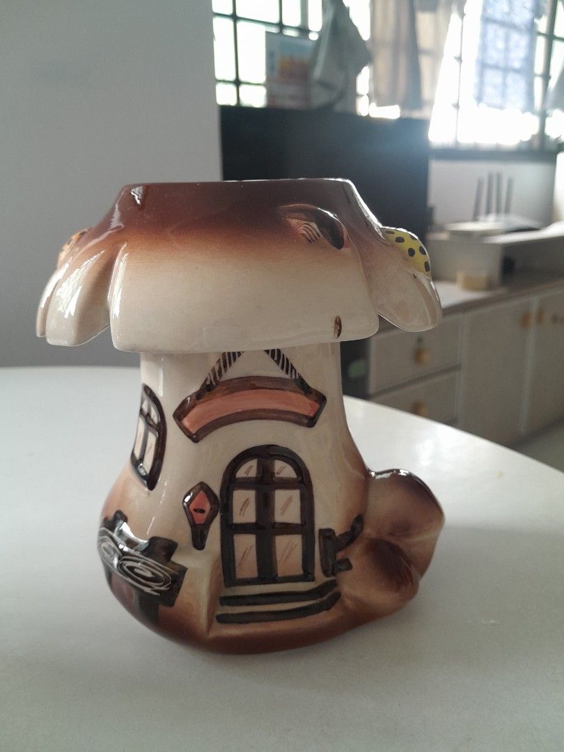 Vase - multi-use (Category: Vases & Decorative Bowls) located in Singapore. Submitted by doris_sng (Listing ID 1442016421, Image 1). Description: .