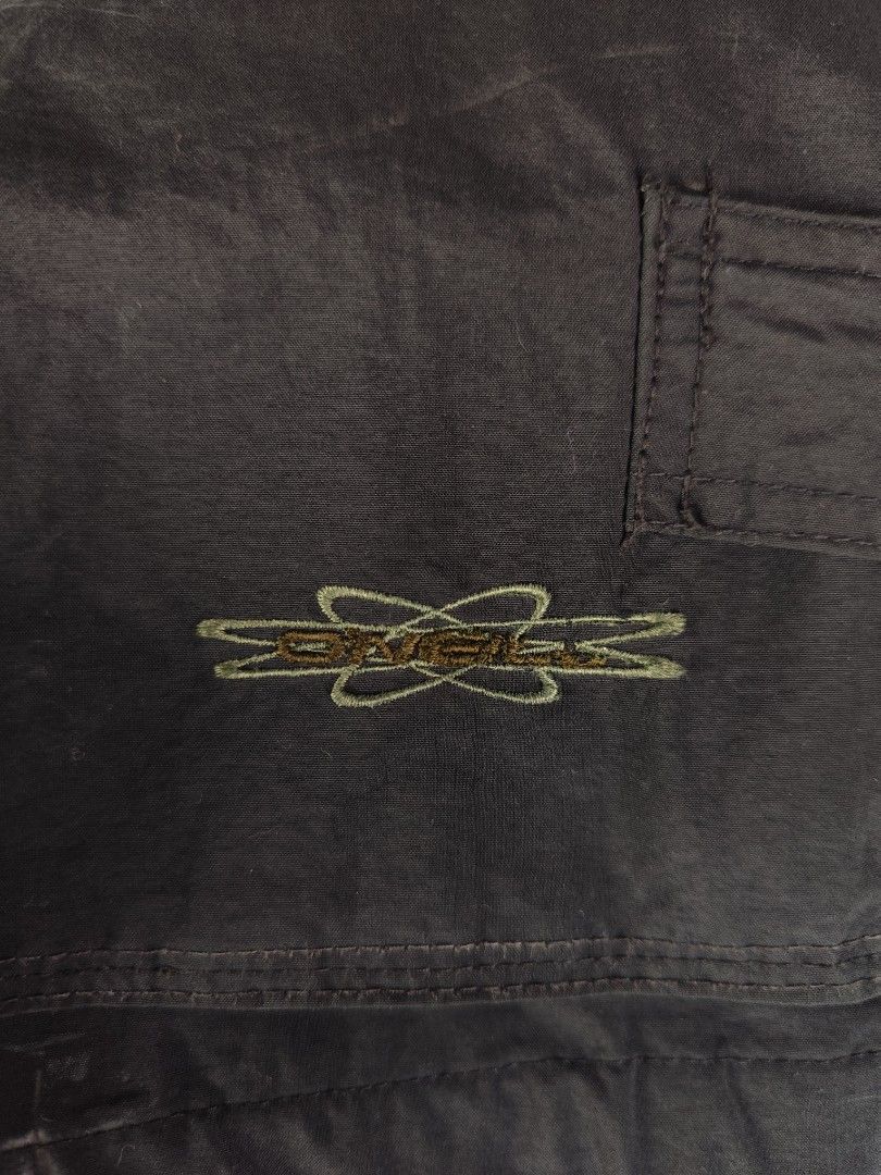Vintage O'Neill snow Pants (Category: Coats, Jackets and Outerwear) located in Kabacan. Submitted by thriftpingts (Listing ID 1441987101, Image 3). Description: O'Neill (s on tag) Condition: 10/10 Color rate : 10/10 Waist: 28-34 Length: 42 Hem: 9.5 Washtags: ✅ Issue: ❌ O'Neill.