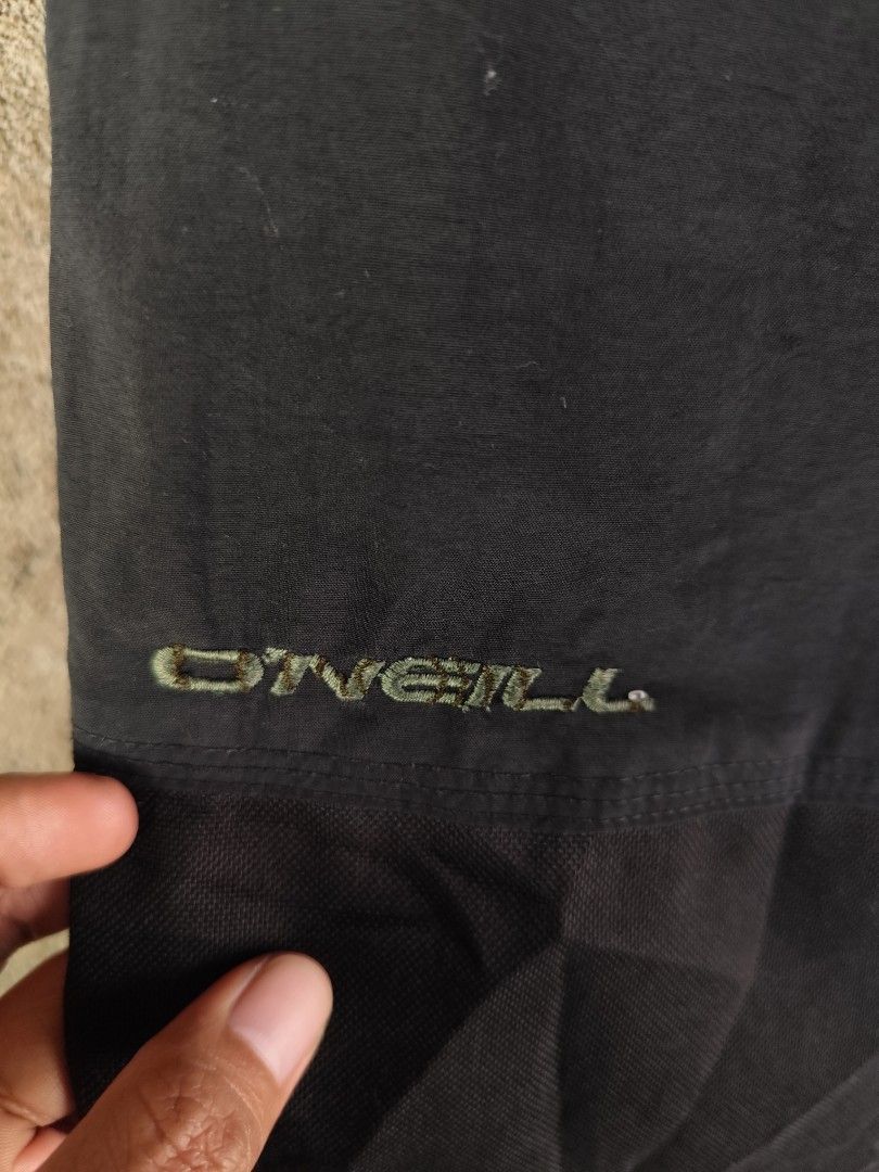 Vintage O'Neill snow Pants (Category: Coats, Jackets and Outerwear) located in Kabacan. Submitted by thriftpingts (Listing ID 1441987101, Image 2). Description: O'Neill (s on tag) Condition: 10/10 Color rate : 10/10 Waist: 28-34 Length: 42 Hem: 9.5 Washtags: ✅ Issue: ❌ O'Neill.