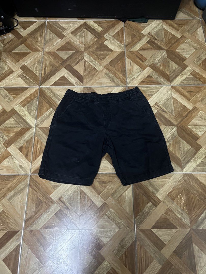 VINTAGE WASH SHORTS (Category: Shorts) located in Manila. Submitted by dommnc (Listing ID 1442060549, Image 1). Description: VINTAGE GRAY SHORTS SLIGHT DISTRESSING NOT DENIM .
