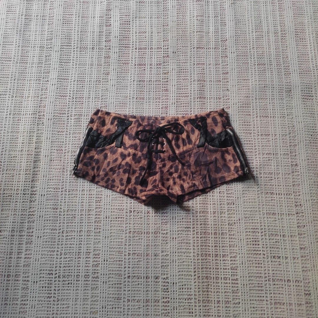 Y2k Micro Lace-Up Zipper Shorts (Category: Shorts) located in Iligan City. Submitted by youngogs (Listing ID 1442040167, Image 1). Description: waist" 25-28 rise" 6.