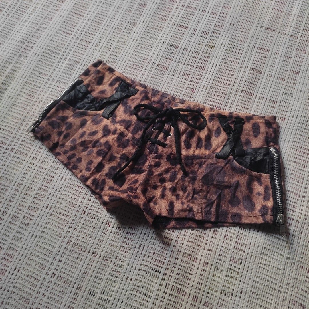 Y2k Micro Lace-Up Zipper Shorts (Category: Shorts) located in Iligan City. Submitted by youngogs (Listing ID 1442040167, Image 2). Description: waist" 25-28 rise" 6.