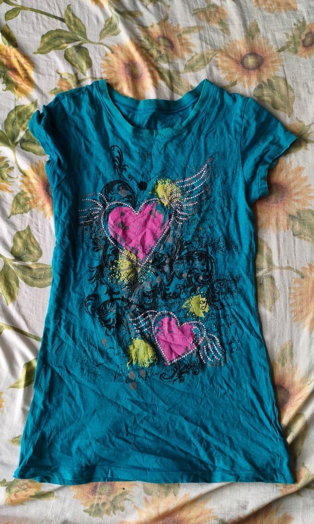 Y2k Women's tee (Category: Blouses) located in Kidapawan. Submitted by hellxthrift (Listing ID 1441981345, Image 1). Description: .