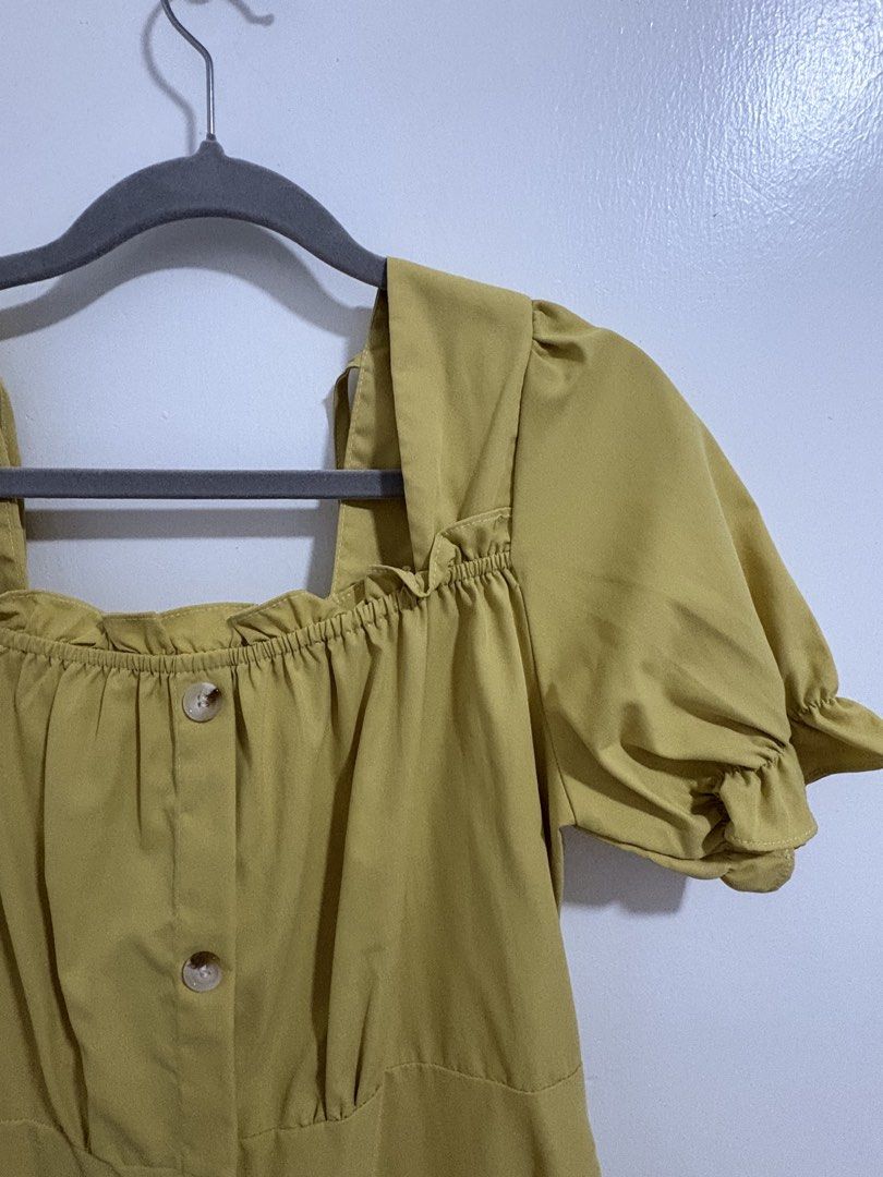 Yellow Square Neck Puff Sleeve Button Front Ruffle Dress (Category: Dresses) located in San Fernando. Submitted by lovedby.ct (Listing ID 1442066292, Image 2). Description: -Never Worn -Can fit small to medium.