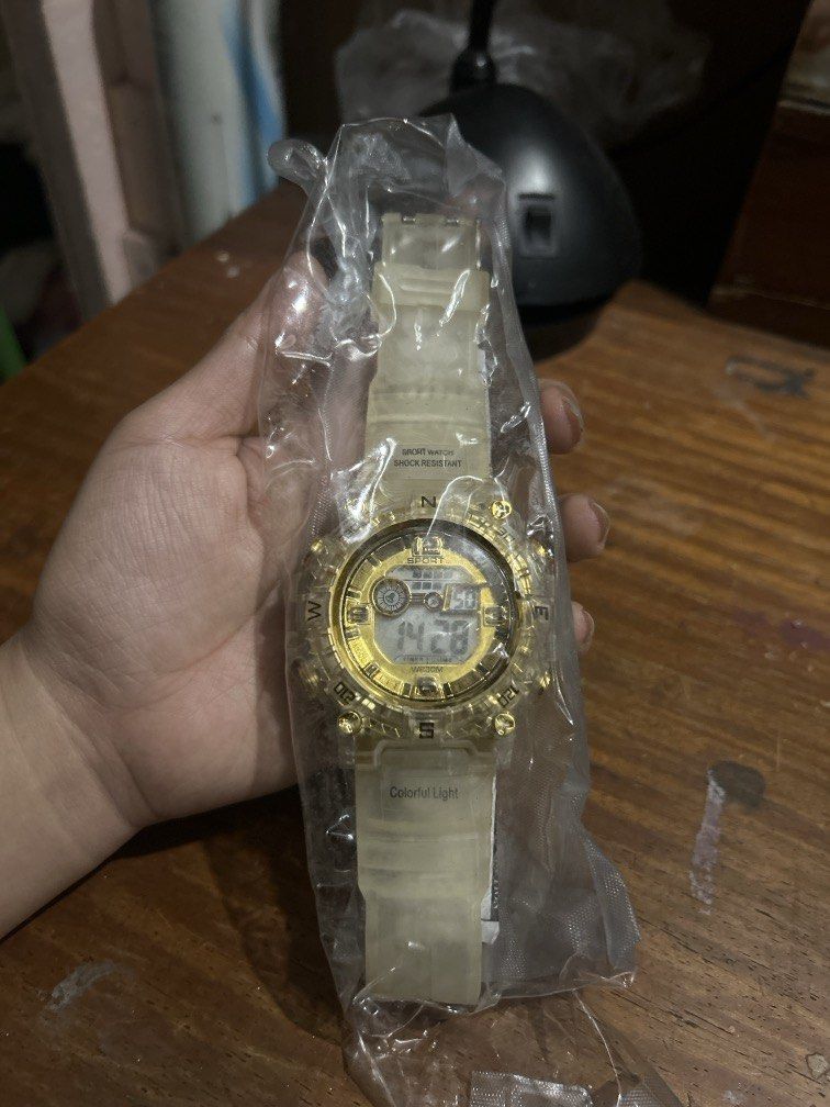 Yellow Watch (Category: Men's Watches) located in Manila. Submitted by decluttr.corner (Listing ID 1442126832, Image 1). Description: No brand watch. Rfs: declutterring .