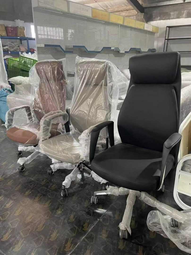 #06 EXECUTIVE LEATHER OFFICE CHAIR (Category: Office Furniture & Fixtures) located in Manila. Submitted by jaliyah_19 (Listing ID 1442277382, Image 2). Description: #06 EXECUTIVE LEATHER OFFICE CHAIR.