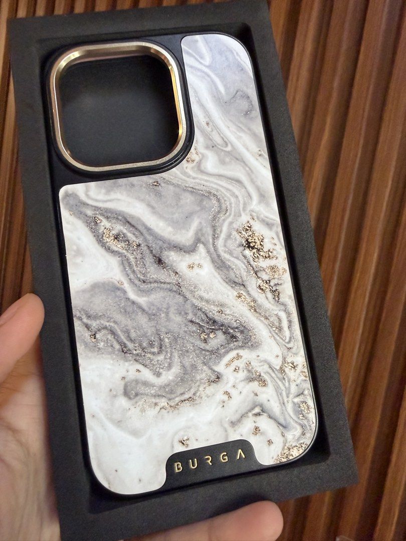 14 PRO BURGA ELITE (Category: Cases & Sleeves) located in Las Pinas. Submitted by jvpascual25 (Listing ID 1442188027, Image 2). Description: ORIGINAL BURGA ELITE BOX NYA NASIRA NA SA PAGKAKATAGO Minimal sign of usage SUPER NICE SA ACTUAL 🥰.