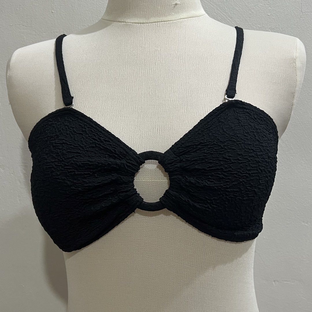 3 in 1 Black Swimsuit Padded (Category: Bikinis & Swimsuits) located in Pasay City. Submitted by annedeclutter (Listing ID 1442309886, Image 1). Description: Size: Large Used once RFS: Declutter 📍Pasay City.