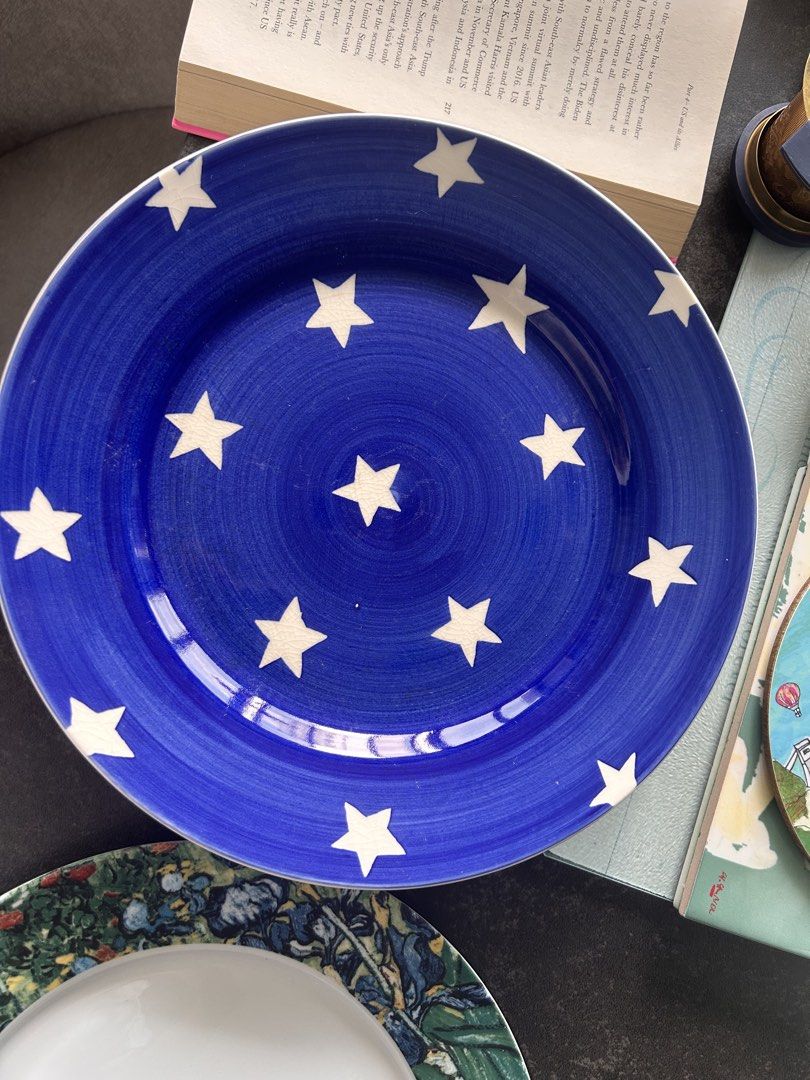 4 ceramic plates (28 cm)
