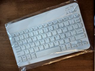Brand New White Wireless Bluetooth Keyboard484479762285864960