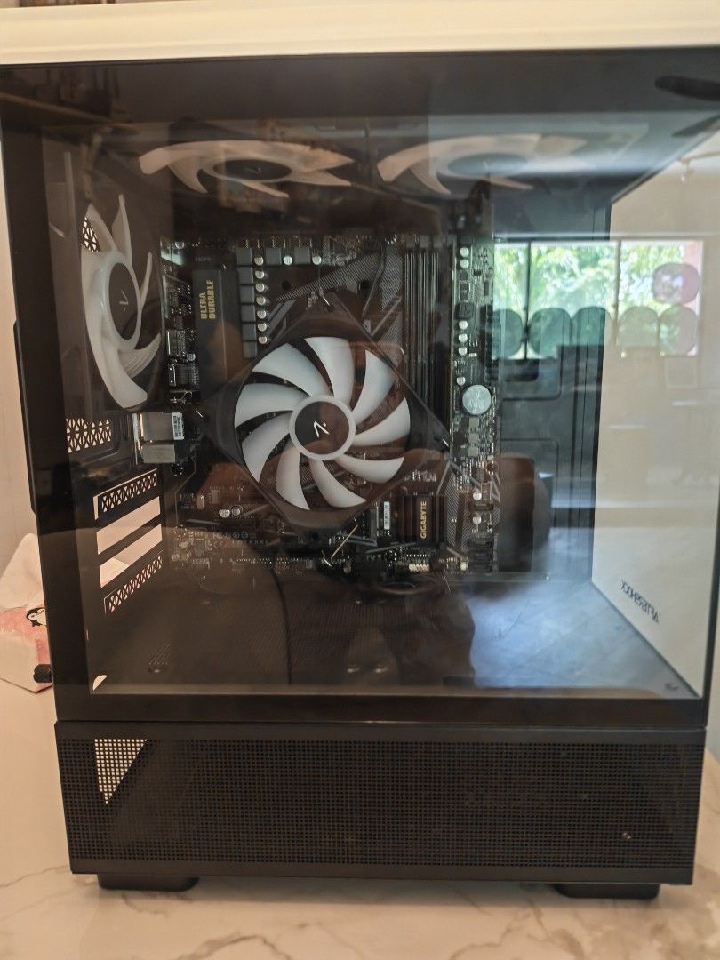 Aftershock PC Case with Custom Build Components474911316578160641