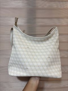 (Category: ) located in . Submitted by krish.preloved (Listing ID 1442182285, Image 1). Description: .
