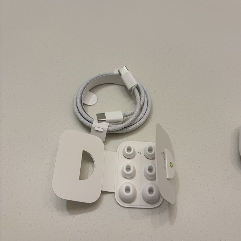 AirPods Pro 2475674846849945603