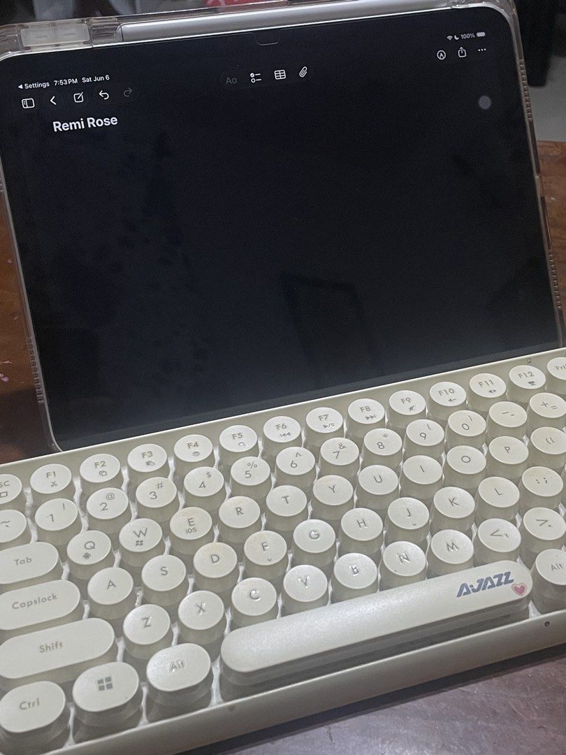 AJAZZ 308i WIRELESS KEYBOARD (Category: Computer Keyboard) located in Tuguegarao City. Submitted by remi.rosie (Listing ID 1442279432, Image 1). Description: Needs 2 3A battery All keys working Obvious yellow stains.