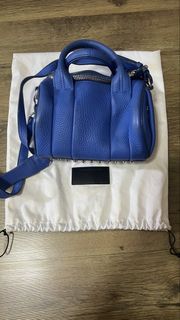 (Category: ) located in . Submitted by shopping_enthusiast (Listing ID 1442185456, Image 1). Description: .
